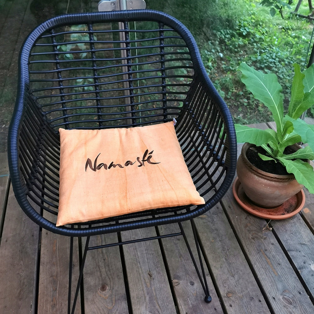 Bauernleinen-Flachkissen "Namasté"