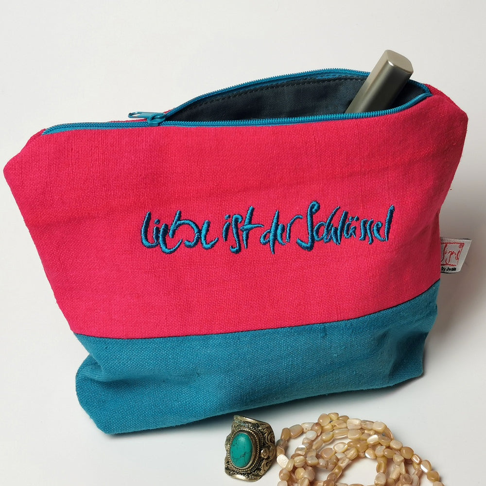 Kosmetiktasche "Liebe ist der Schlüssel"