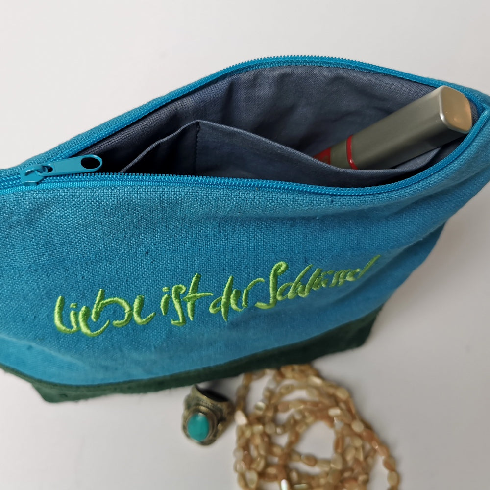 Kosmetiktasche "Liebe ist der Schlüssel"