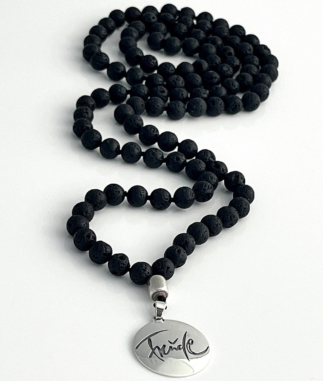Schwarze Lavastein Mala für Männer – Erdende Kette mit 925 Silber Guru-Perle sofort kaufen