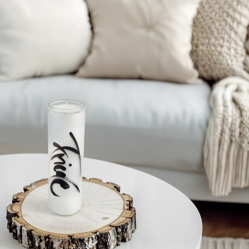 Exklusive SignKerze „Mut“ – nachhaltige Designkerze, Original von Sign by Jwala®, Limited Edition, inspirierende Botschaft, 100h Brenndauer