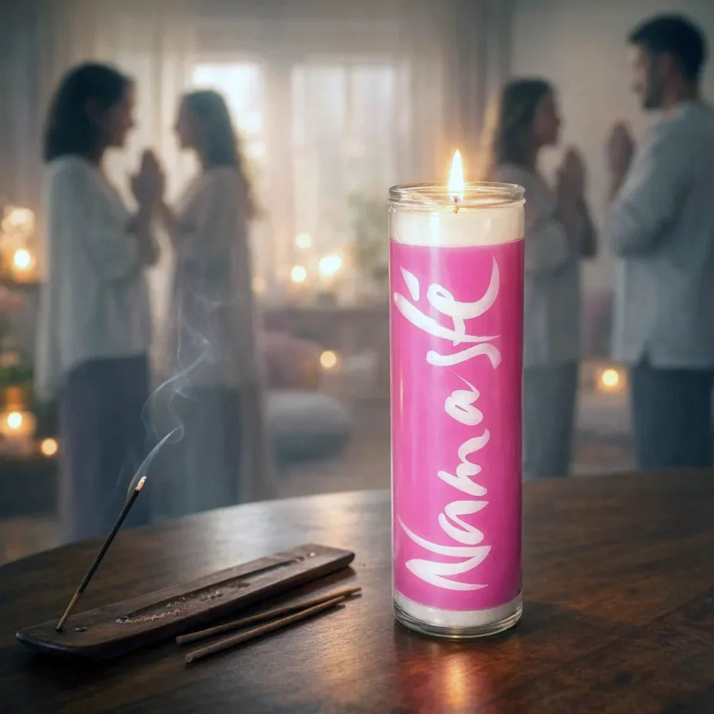 Exklusive SignKerze „Namasté“ – nachhaltige Designkerze, Original von Sign by Jwala®, Limited Edition, inspirierende Botschaft, 100h Brenndauer, online kaufen