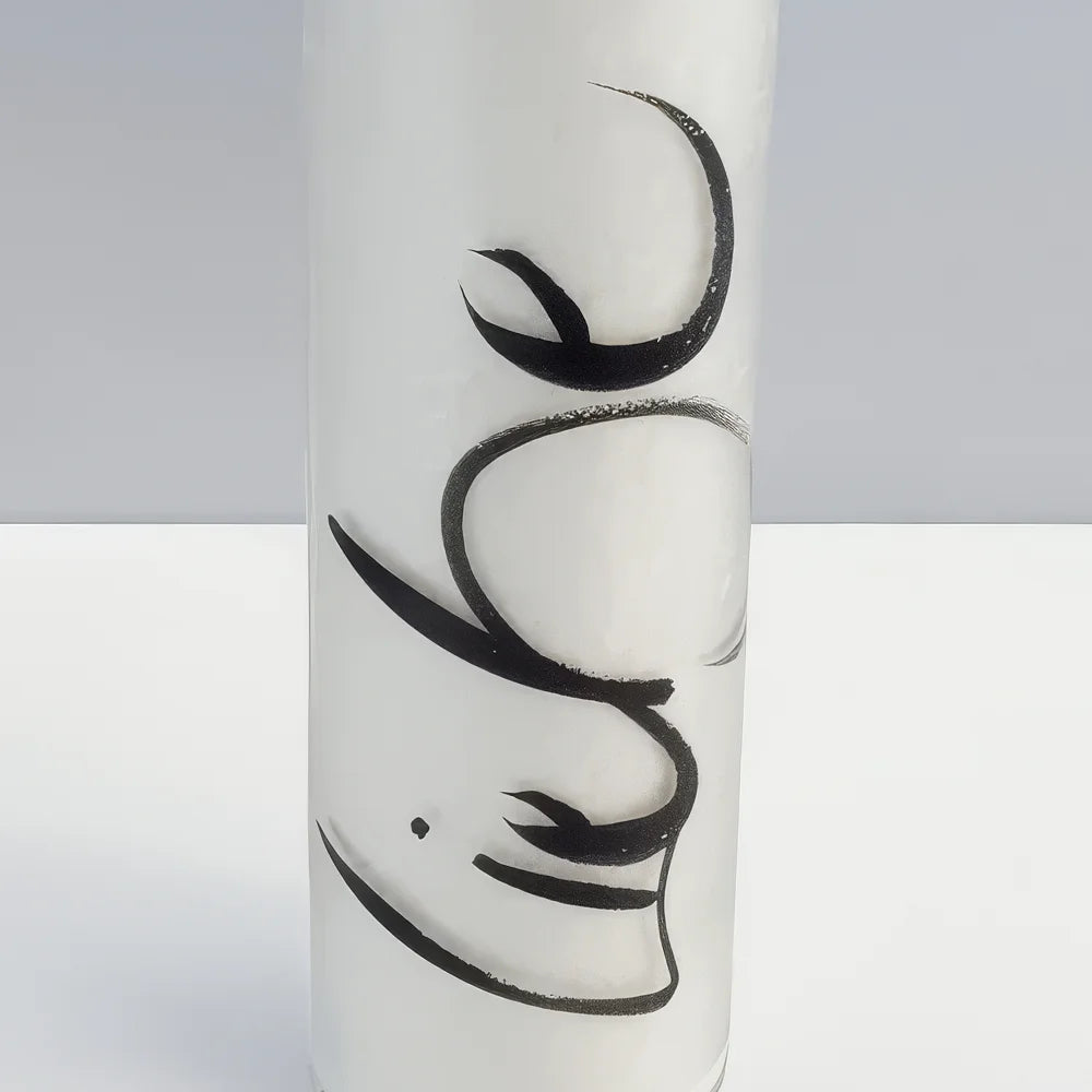 Handgemachte SignKerze „Liebe“ – Original von Sign by Jwala®, limitiertes Einzelstück, nachhaltige Kerze für Achtsamkeit, Inspiration, 100h Brenndauer, online erhältlich