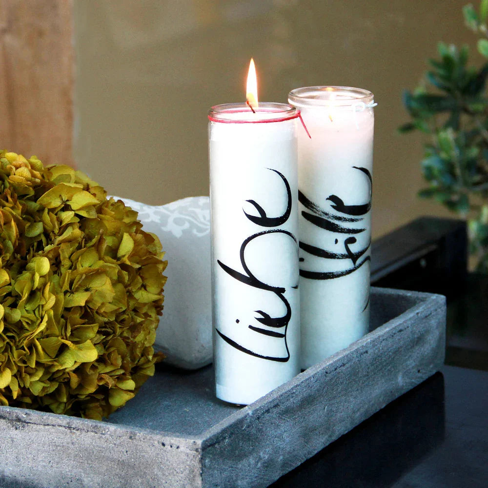 Exklusive SignKerze „Stille“ – nachhaltige Designkerze, Original von Sign by Jwala®, Limited Edition, inspirierende Botschaft, 100h Brenndauer, online kaufen