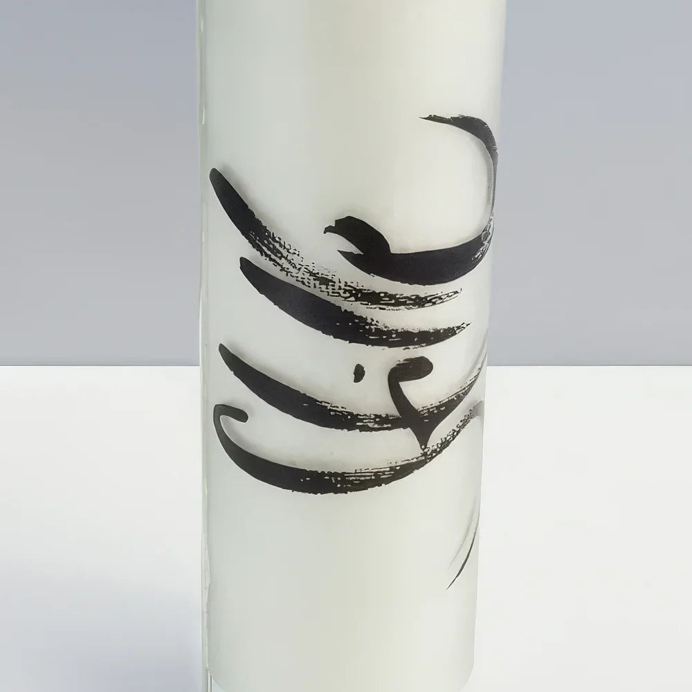 Handgemachte SignKerze „Stille“ – Original von Sign by Jwala®, limitiertes Einzelstück, nachhaltige Kerze für Achtsamkeit, Rituale, 100h Brenndauer, online erhältlich