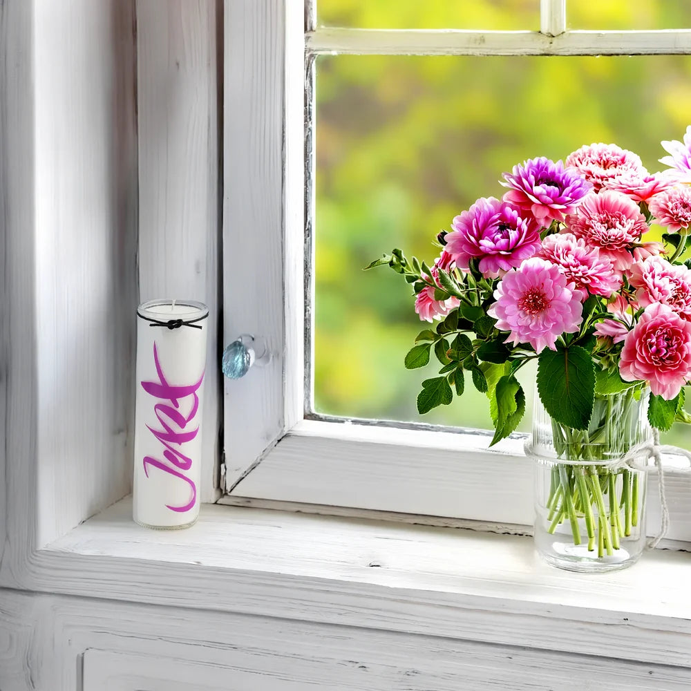 Premium Kerze „Jetzt“ Lila – Sign by Jwala®, handgefertigt, Unikat, hochwertige Duftkerze für Meditation, Rituale, 100 Stunden Brenndauer, SignShop Tirol
