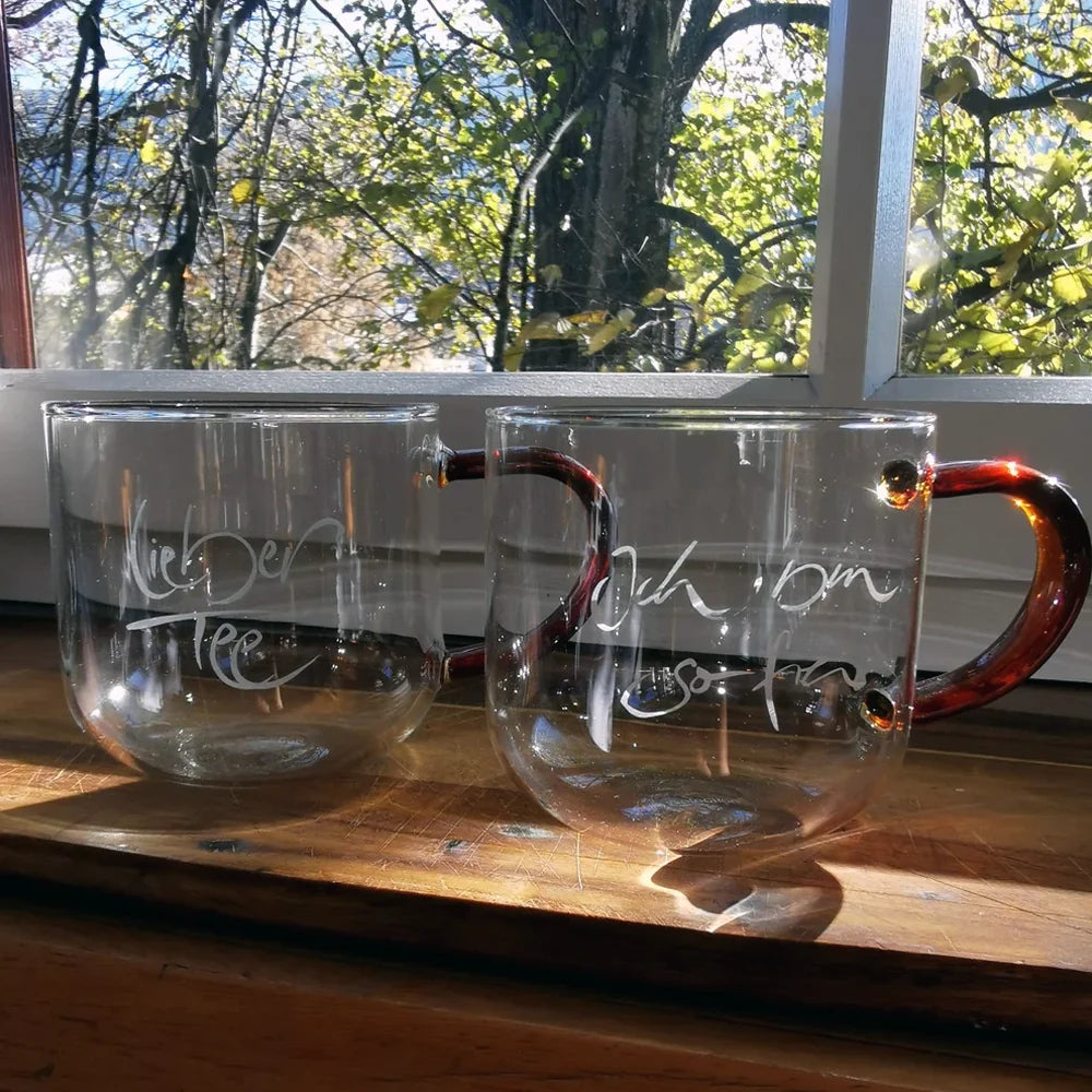 Design-Teetasse „Ich bin so frei“ – einzigartige Glastasse für achtsame Teerituale