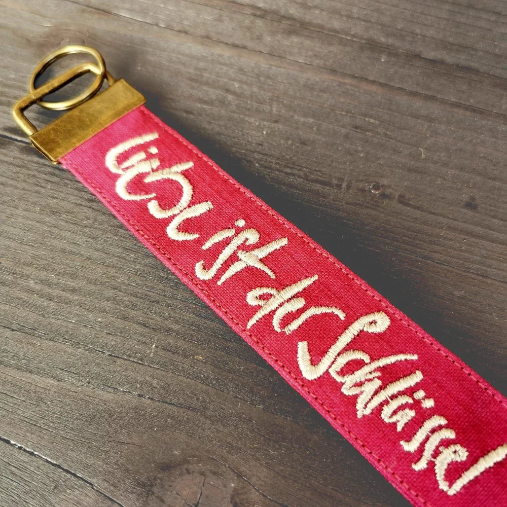 Exklusiver Schlüsselanhänger rosa – hochwertiges Geschenk aus Österreich