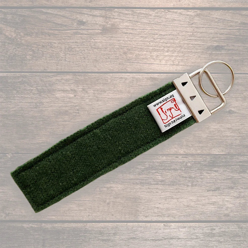 Grüner Exklusiver Wollwalk Schlüsselanhänger Grün/Türkis – Design-Accessoire mit Botschaft