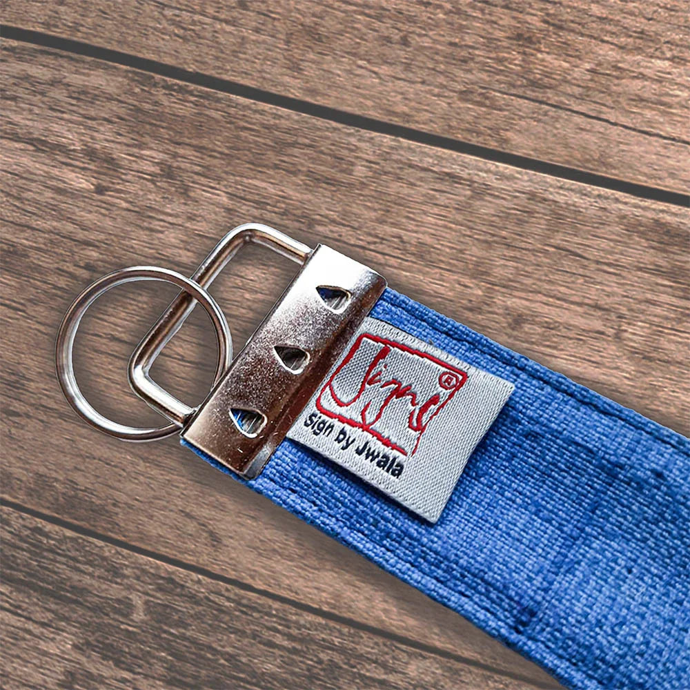 Designer Taschenbaumler hellblau „Liebe ist der Schlüssel“
