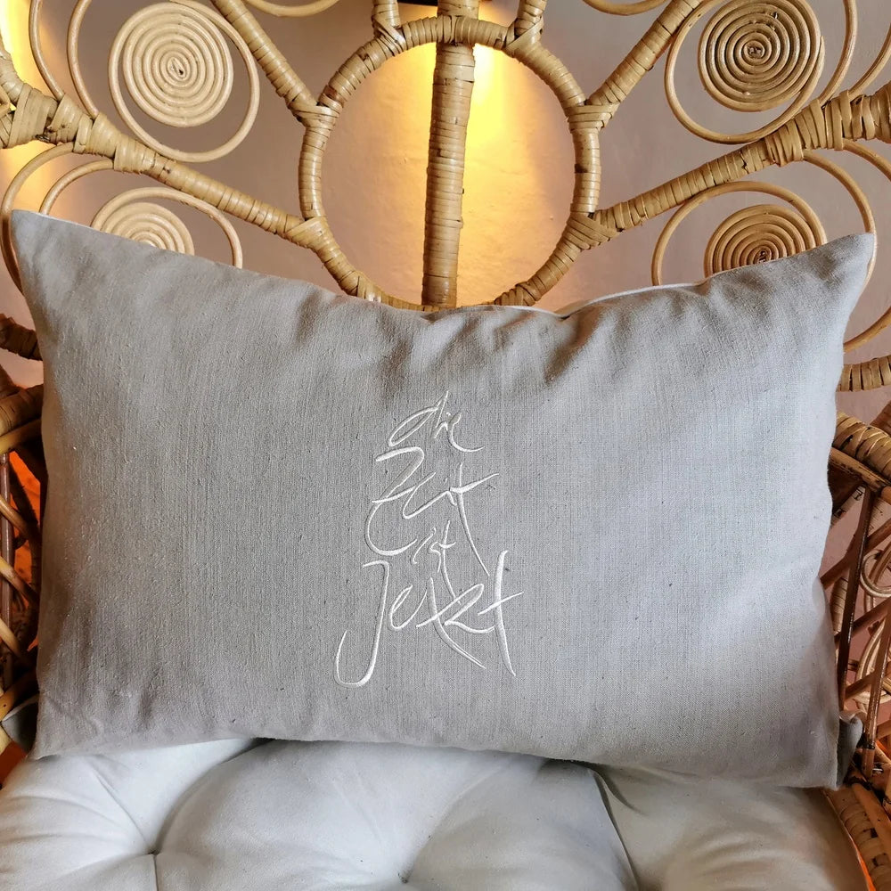 Unikat Kissenhülle aus antikem Bauernleinen für Sofa und Meditation