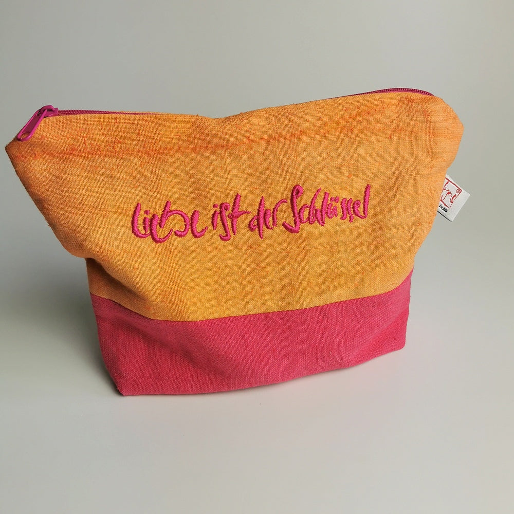 Kosmetiktasche "Liebe ist der Schlüssel"