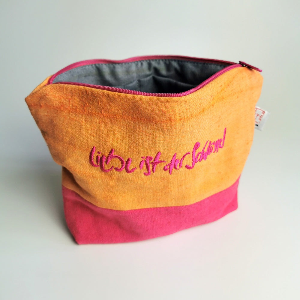 Kosmetiktasche "Liebe ist der Schlüssel"