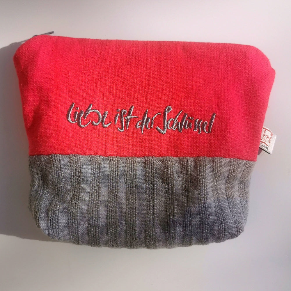 Kosmetiktasche "Liebe ist der Schlüssel"