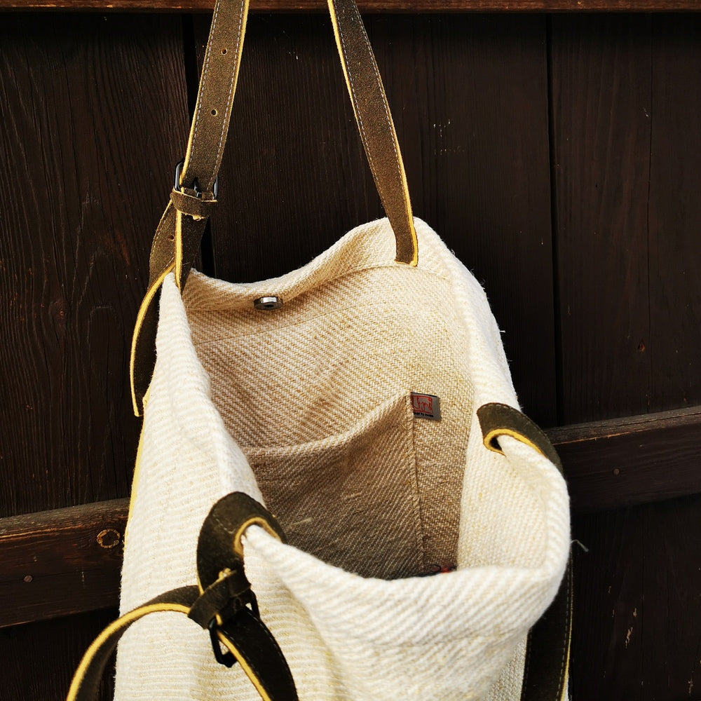 Schultertasche "Liebe Ornament" mit Hirschlederriemen