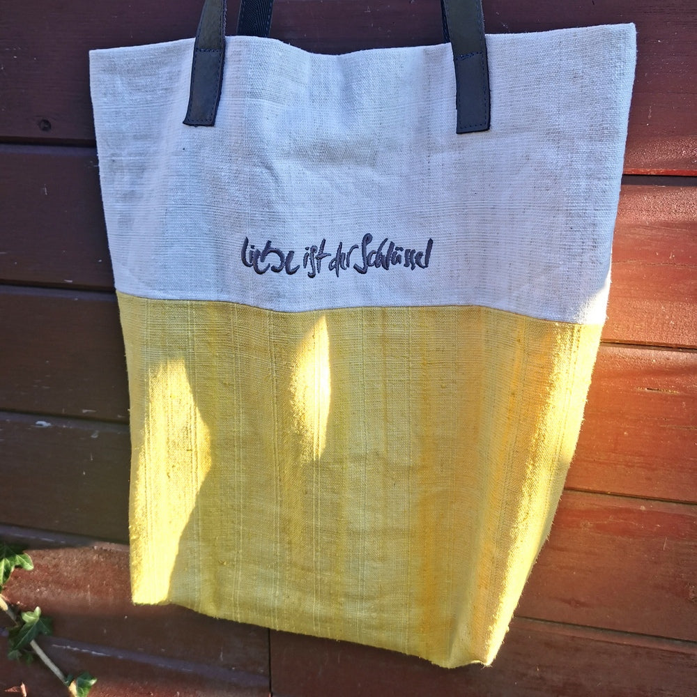 Schultertasche "Liebe ist der Schlüssel"