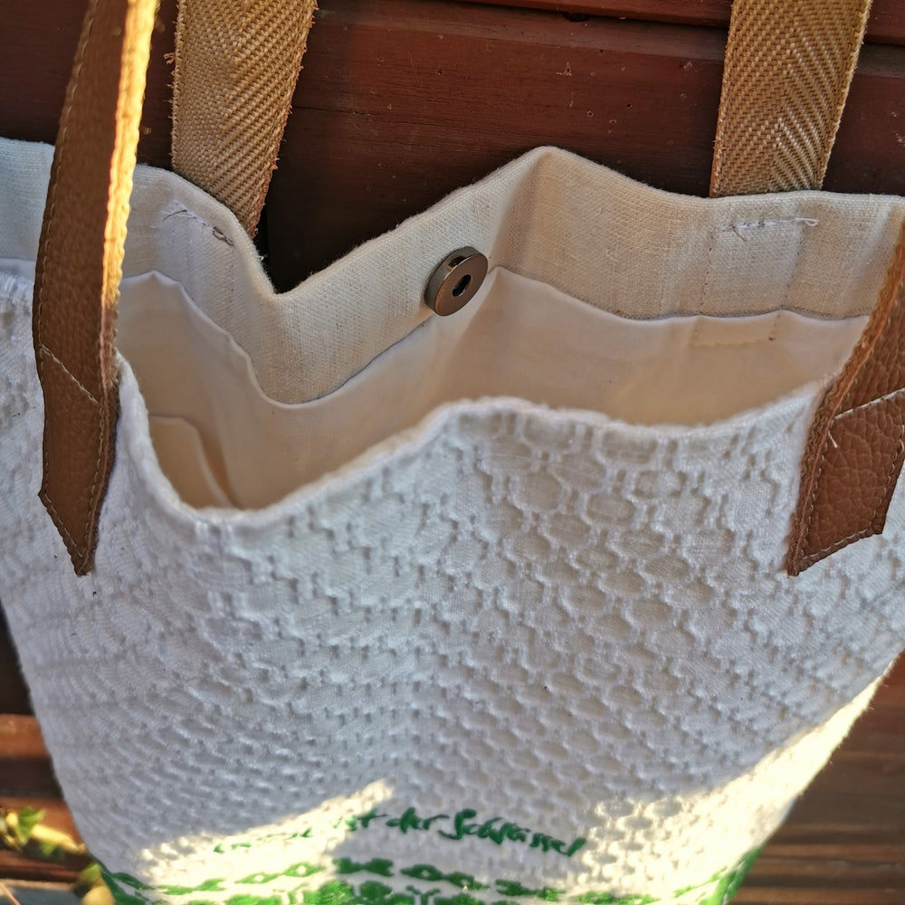 Schultertasche "Liebe ist der Schlüssel"