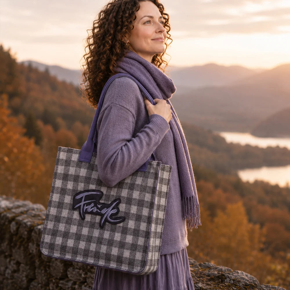 Stylische Karo Tasche mit „Freude“ Botschaft, liebevoll handgemacht und ideal für Alltag und Einkauf