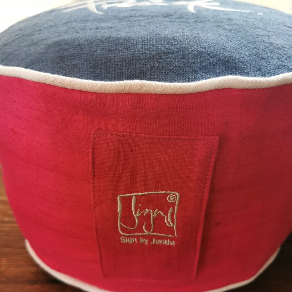 Luxus Dinkel Meditationskissen „Stille & Freude“ – rundes Kissen Graublau/Himbeer