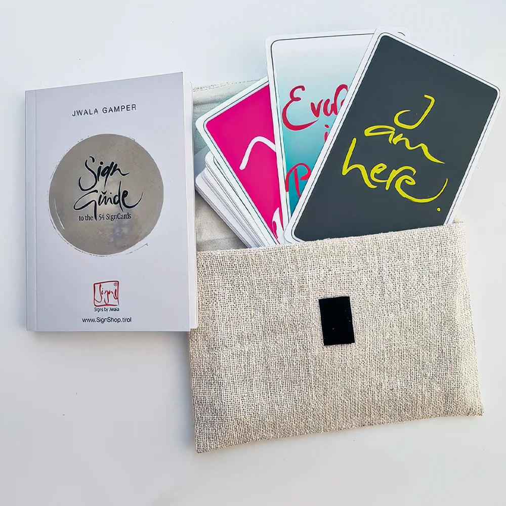 „Fingerzeige“ Impulskarten Set mit Buch und handgefertigter Bauernleinen-Tasche in Natur/Gestreift, inklusive edlem Nussständer, inspirierendes Geschenk