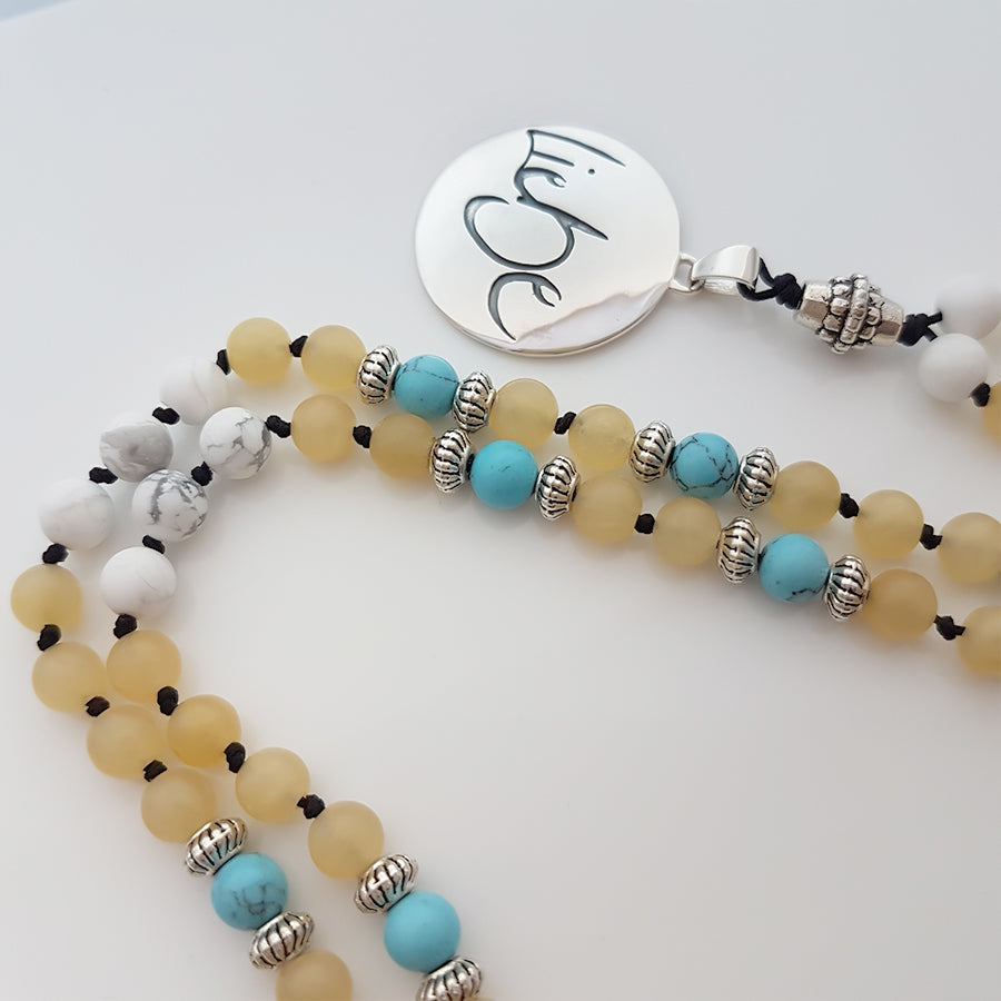 Handgeknüpfte Mala mit Howlith, Türkis und Jade – Für Herzensfreude & emotionale Heilung bestellen