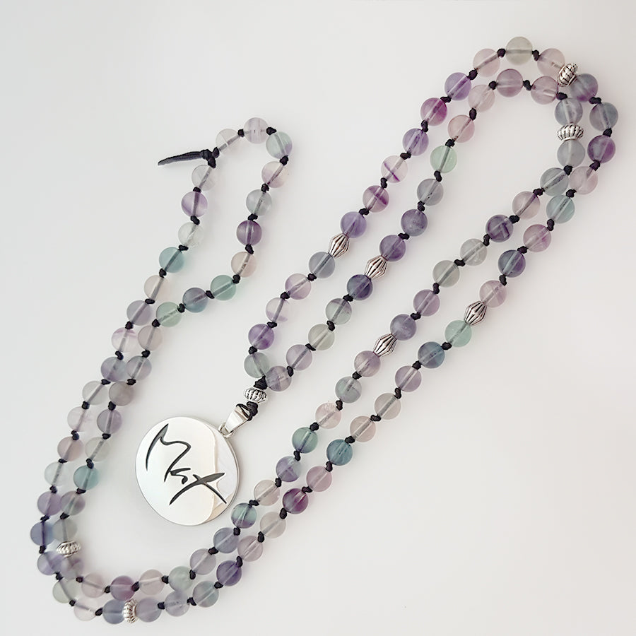 Spirituelle Mala Fluorit – Edelstein-Kette für Fokus & Entschlossenheit auf SignShop Tirol bestellen