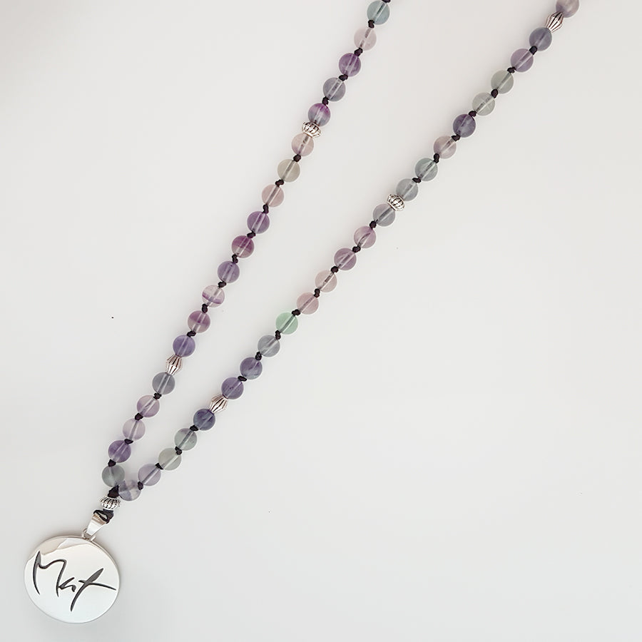 Handgeknüpfte Mala mit Fluorit – Für mentale Stärke & klare Entscheidungen auf SignShop Tirol