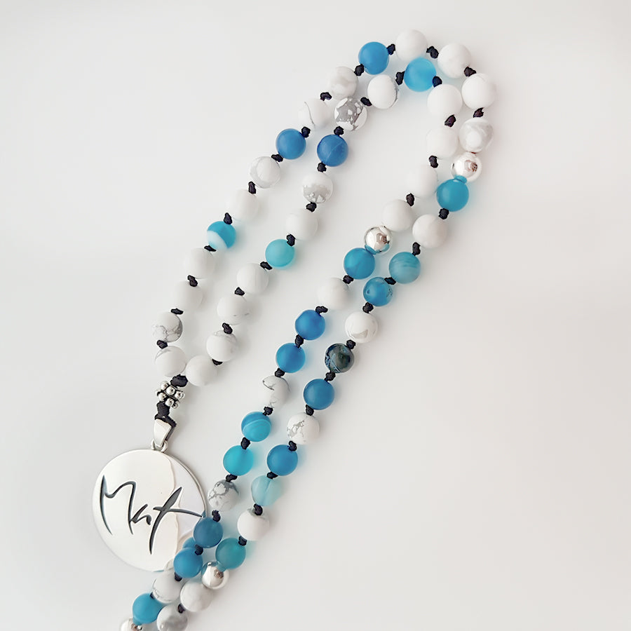 Handgeknüpfte Mala Türkis Howlith – Edelstein-Kette für innere Stärke & Klarheit auf SignShop Tirol