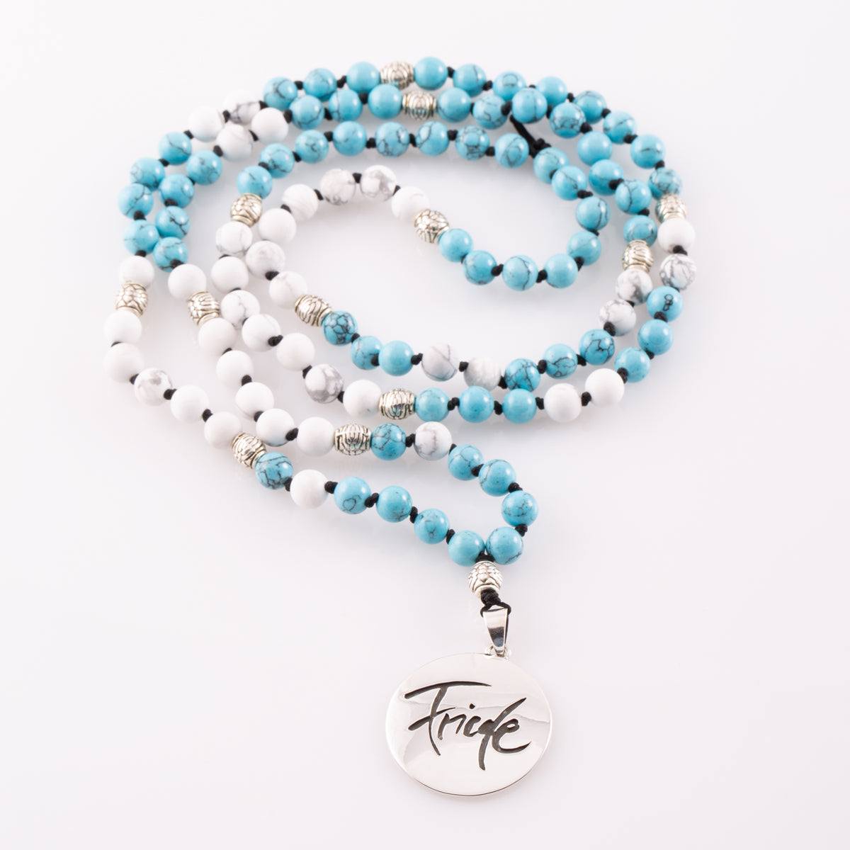 Handgefertigte Mala-Kette Türkis & Howlith – 108 Perlen, Silber-Medaillon „Friede“ online kaufen