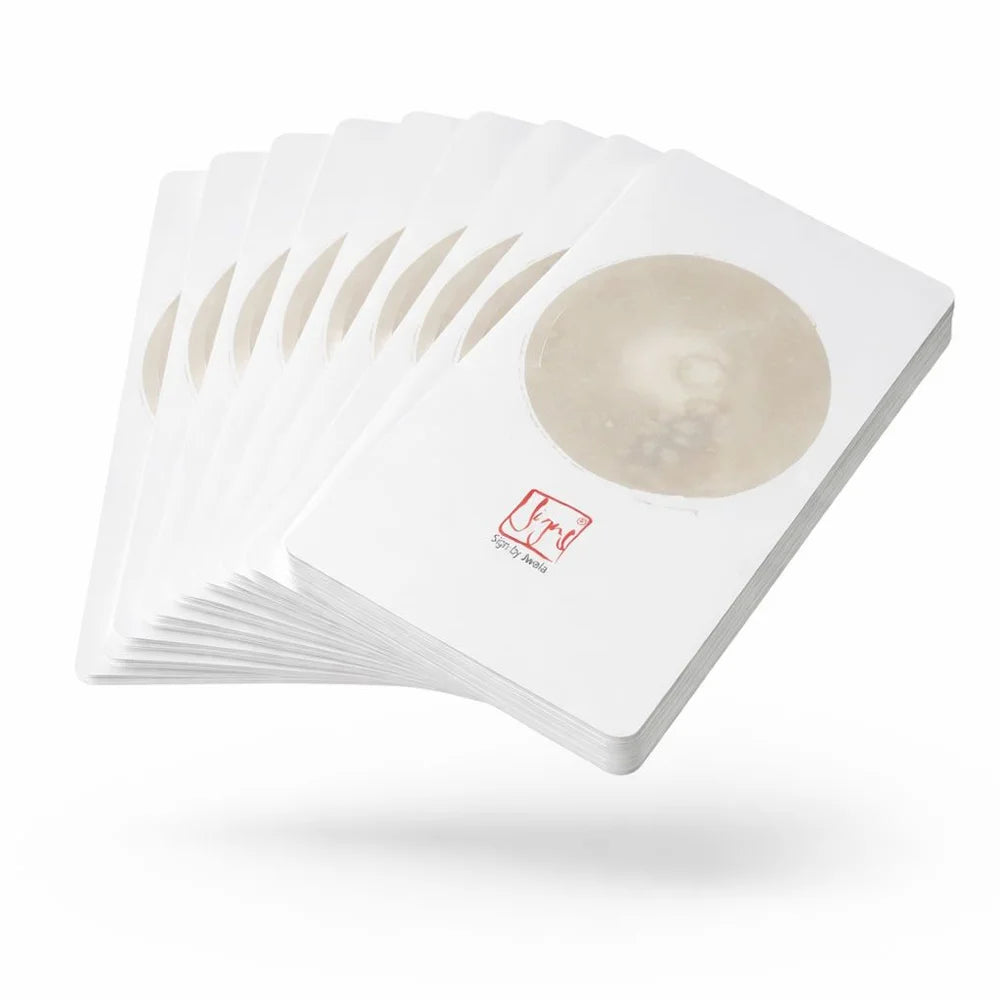 Exklusive Luxus-Edition: Spirituelles Orakelkarten-Set mit 54 Sign-Karten und dem Buch „Fingerzeige“ von Jwala Gamper, stilvoll präsentiert in einer handgefertigten Tasche aus feinem Bauernleinen – ein außergewöhnliches Premium-Geschenk aus dem SignShop Tirol.