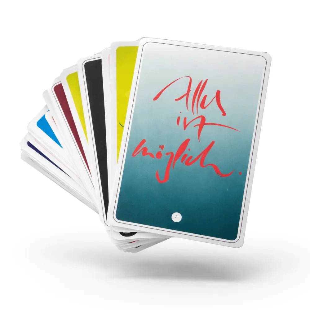 Premium-Kollektion für spirituelle Persönlichkeitsentwicklung – 54 handveredelte Sign-Orakelkarten & Buch „Fingerzeige“ von Jwala Gamper in kunstvoller Bauernleinen-Tasche, exklusiv erhältlich im SignShop Tirol