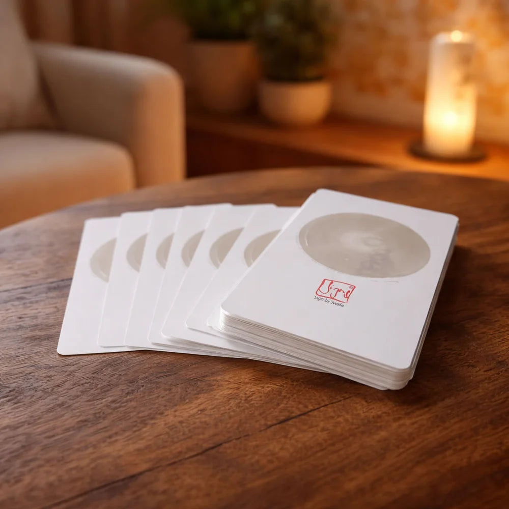 Luxus-Edition: Spirituelles Orakelkarten-Set mit 54 Sign-Karten & Buch „Fingerzeige“ von Jwala Gamper in exklusiver, handgefertigter Bauernleinen-Tasche – Premium-Geschenk im SignShop Tirol