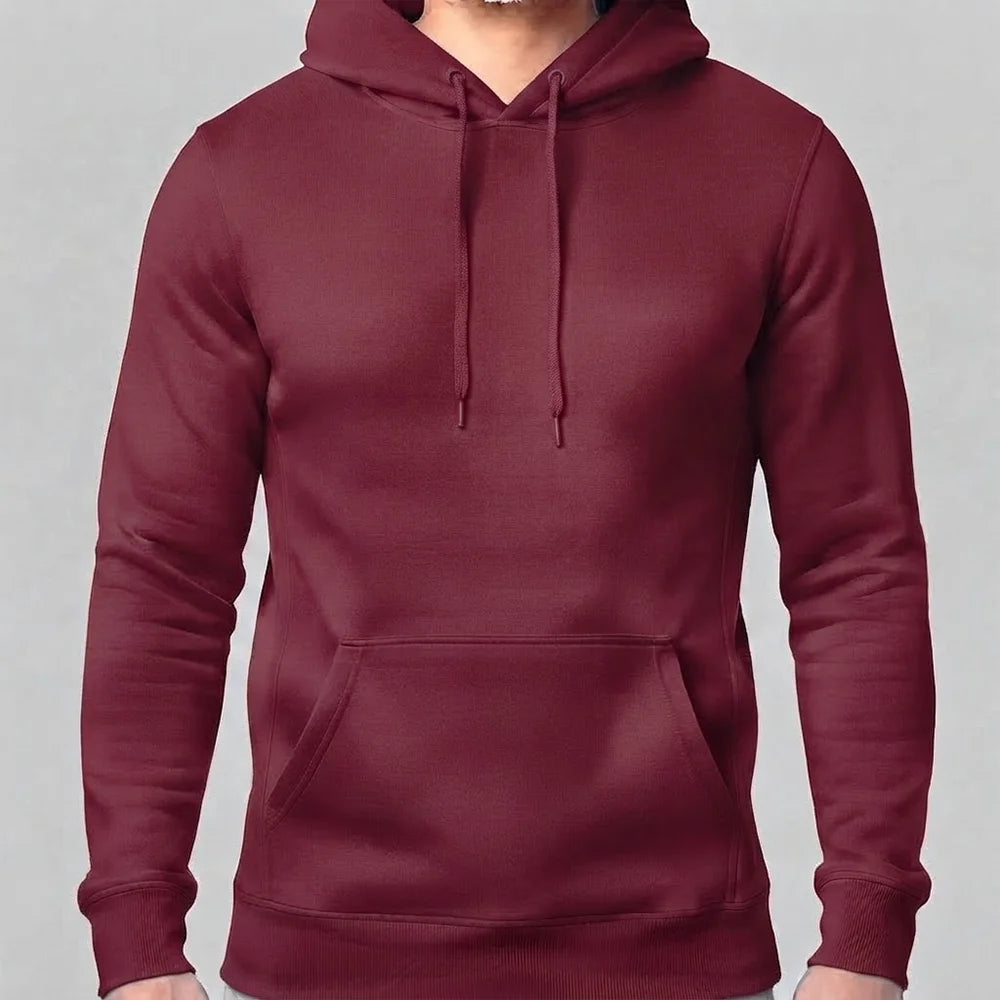 Vorderansicht eines unbedruckten Herren-Kapuzenpullovers in elegantem Burgundy ohne Sign.