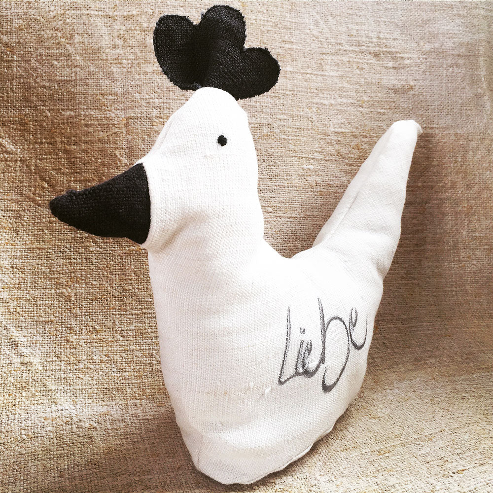 Liebe-Hühnchen als einzigartiges Geschenk – handgefertigt aus Bauernleinen, liebevoll gestaltet, SignShop Tirol, sicher online kaufen