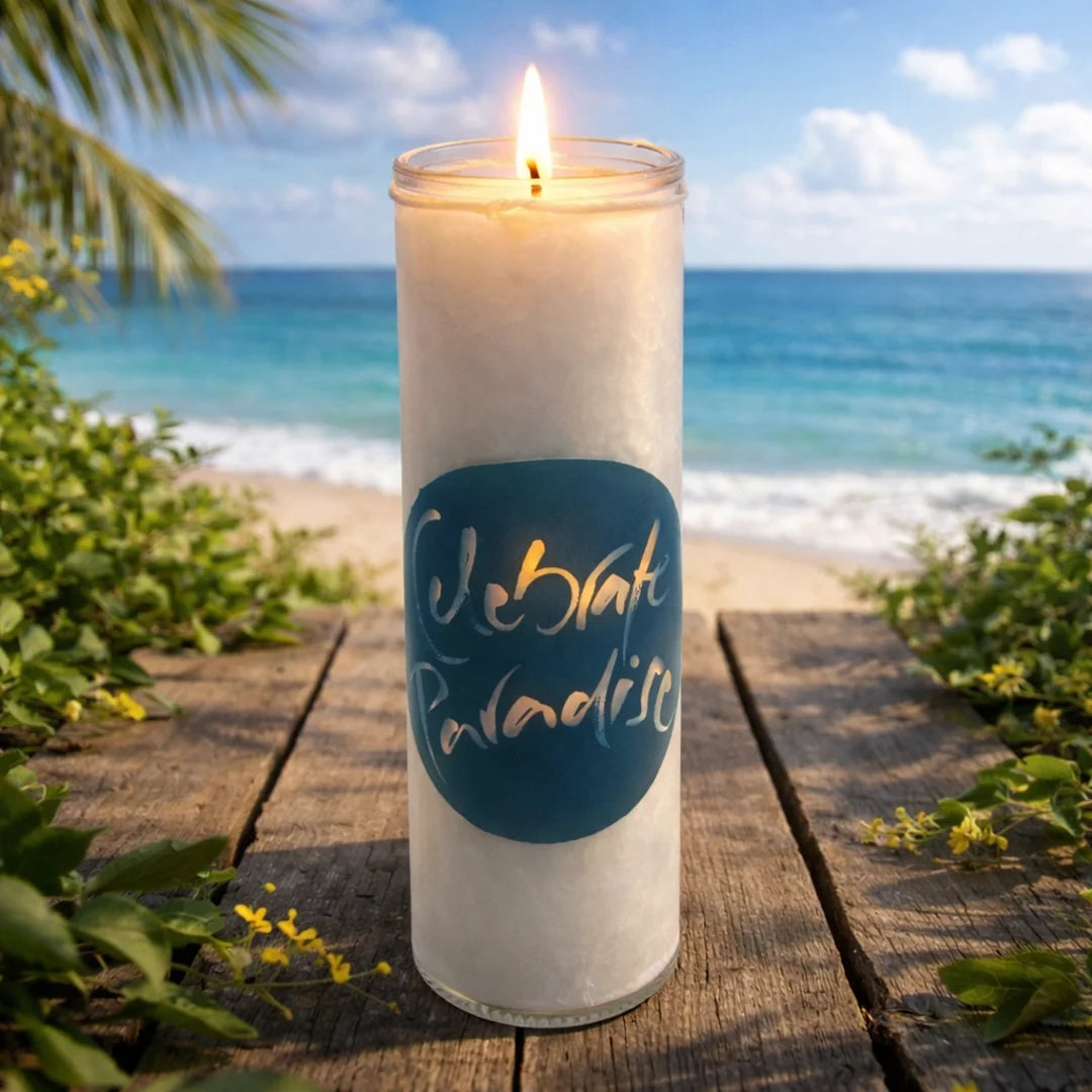 SignKerze „Celebrate Paradise“ – Vegane, Zero-Waste, rußfreie und geruchsneutrale Kerze ohne Duftstoffe im Glas, exklusiv im SignShop Tirol online kaufen