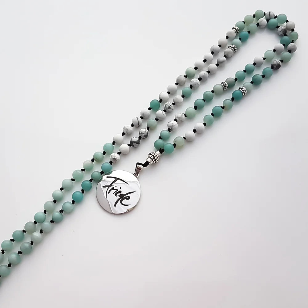 Handgemachte Friede-Mala Howlith/Amazonit – Original von Sign by Jwala®, limitiertes Einzelstück, hochwertige Edelstein-Kette für Frieden, Achtsamkeit und positive Energie