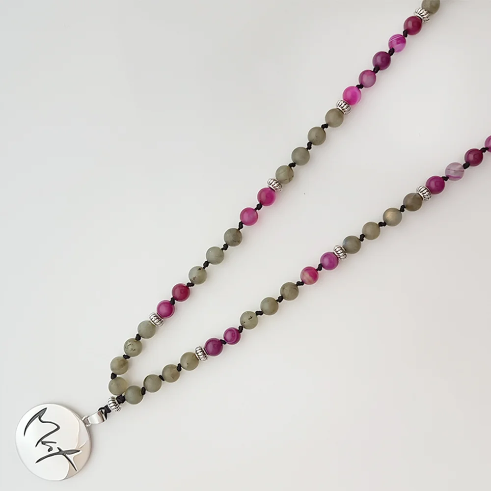 Premium Mala „Mut“ Labradorit und pinker Achat – Sign by Jwala®, edle Handarbeit, Unikat, exklusives Schmuckstück für Mut, Balance und spirituelle Entwicklung