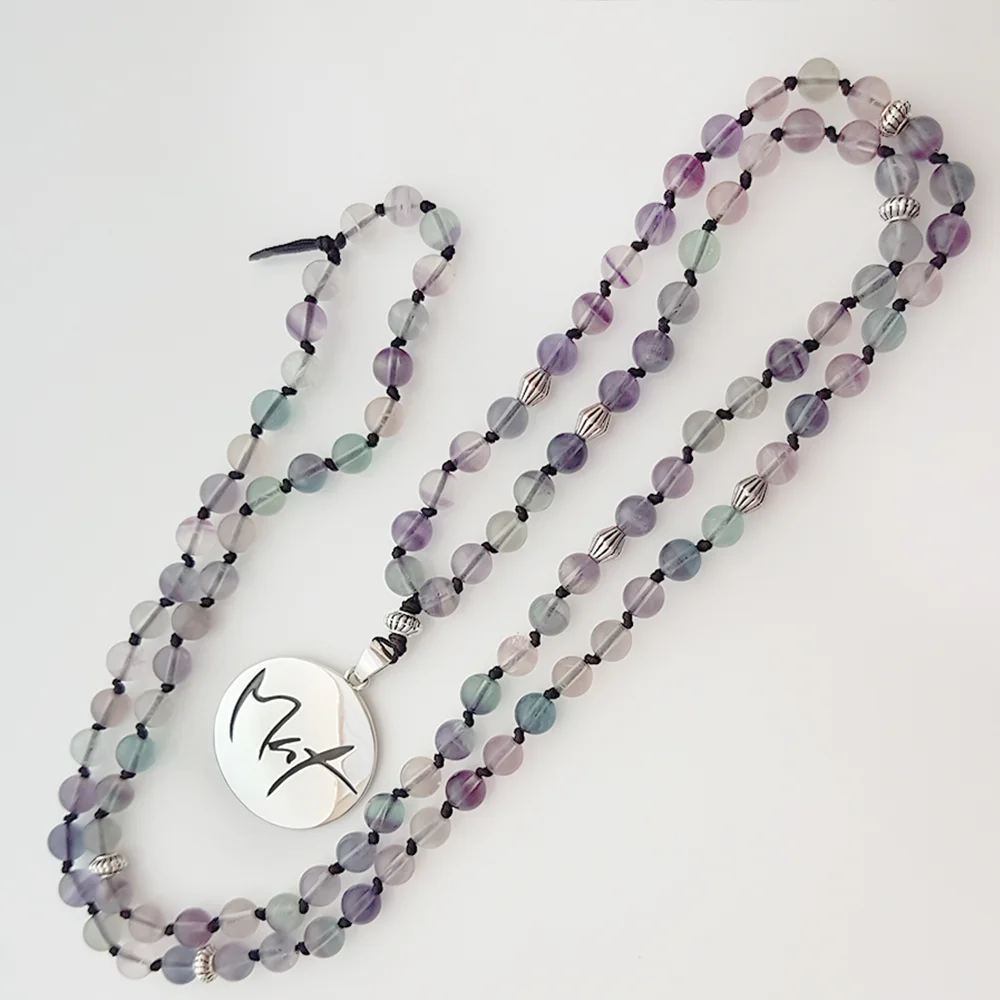 Handgemachte Mut-Mala Fluorit – Original von Sign by Jwala®, limitiertes Einzelstück, hochwertige Edelstein-Kette für mentale Stärke, Selbstvertrauen und Inspiration