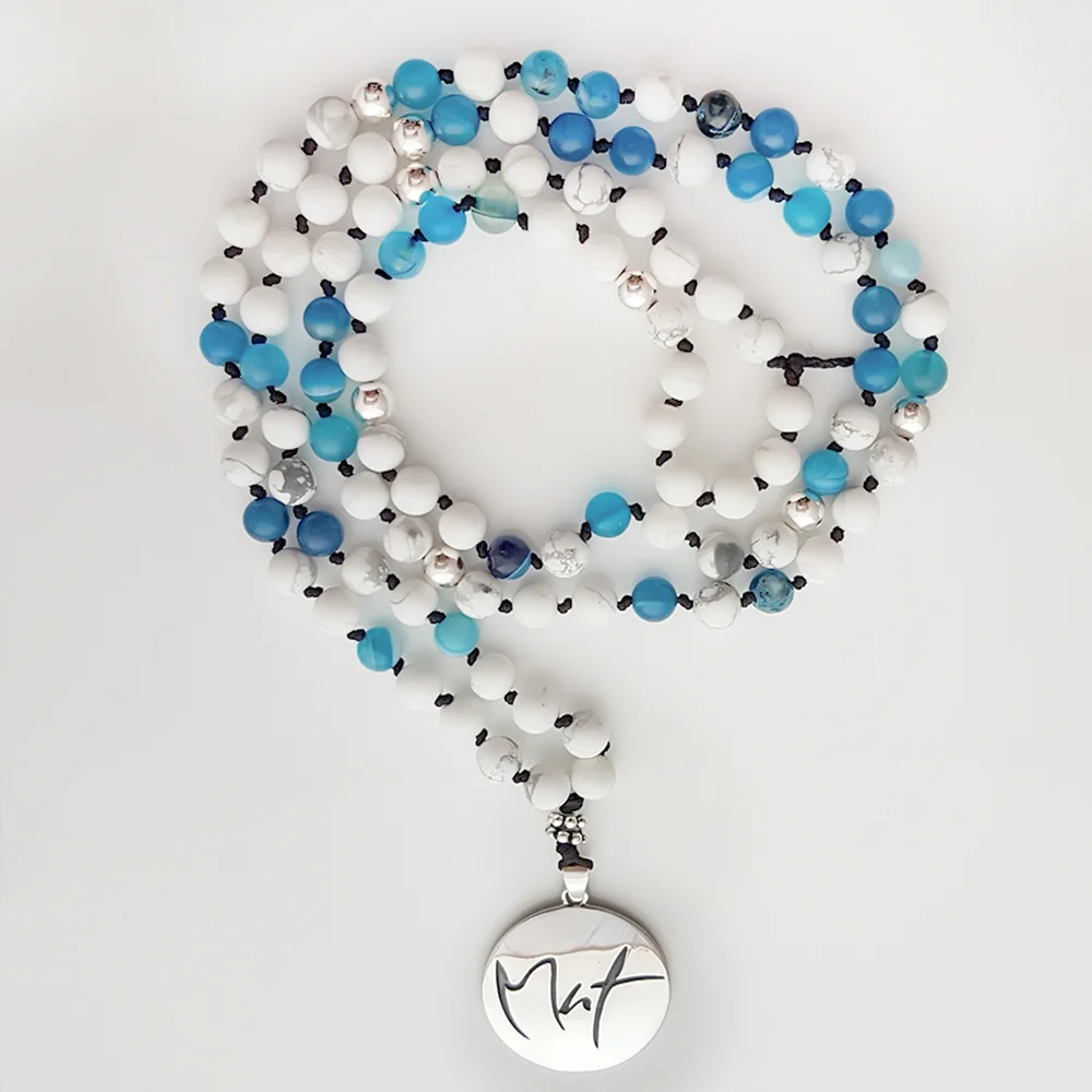 Exklusive Mut-Mala Türkis & Howlith – handgefertigte Meditationskette, Original von Sign by Jwala®, Limited Edition, hochwertiger Edelsteinschmuck für Mut und klare Kommunikation