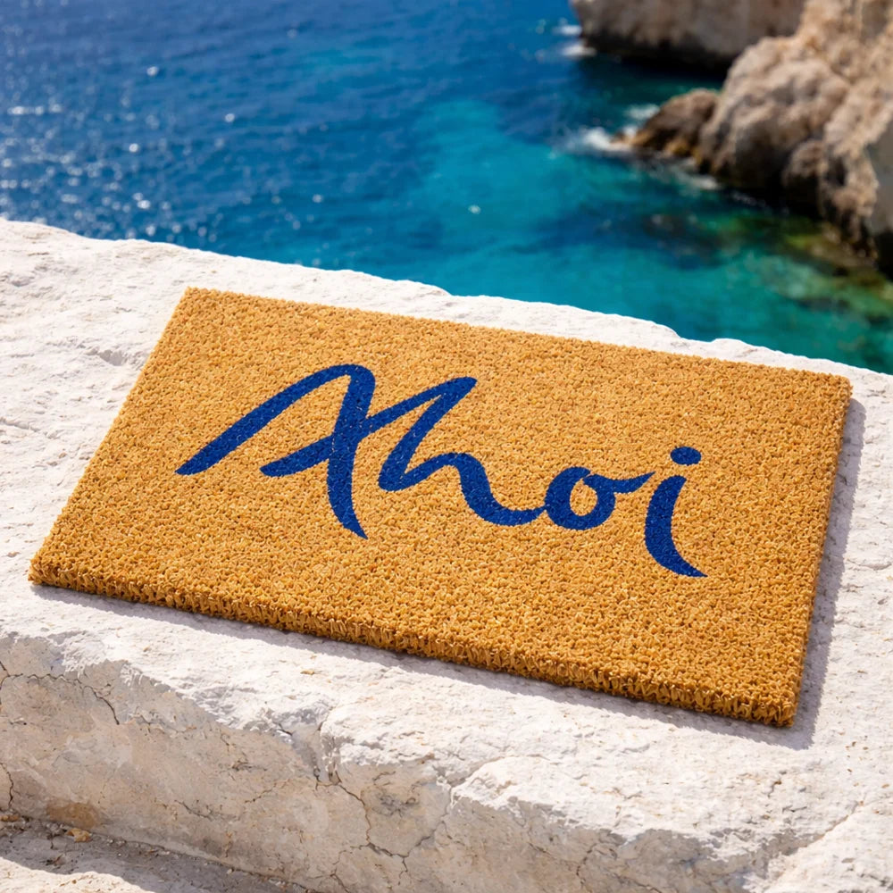 Handgefertigte Fußmatte „Ahoi“ Blau – Sign by Jwala®, robust, pflegeleicht, Limited Edition, exklusives Design für einen einladenden Eingangsbereich