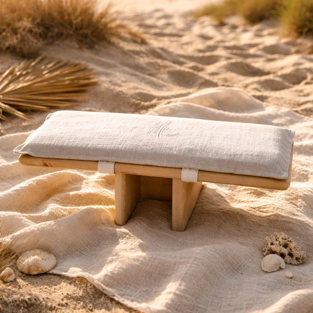 Handgefertigter Zirbenholz Meditationshocker Stille – langlebiger Sitzkomfort, sicher online kaufen im SignShop Tirol