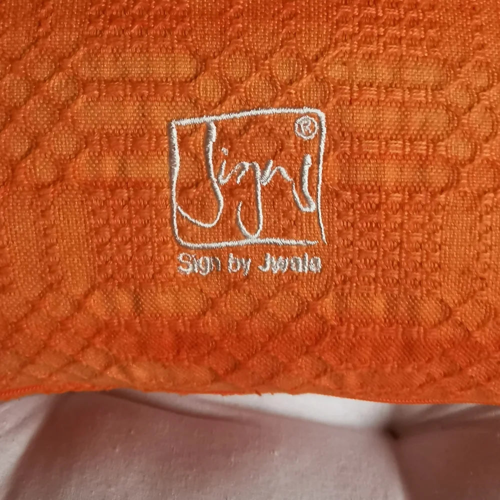 Zirbenkissen „Freude“ aus handgefärbtem Bauernleinen – online kaufen im SignShop Tirol für mehr Lebensfreude und innere Ruhe