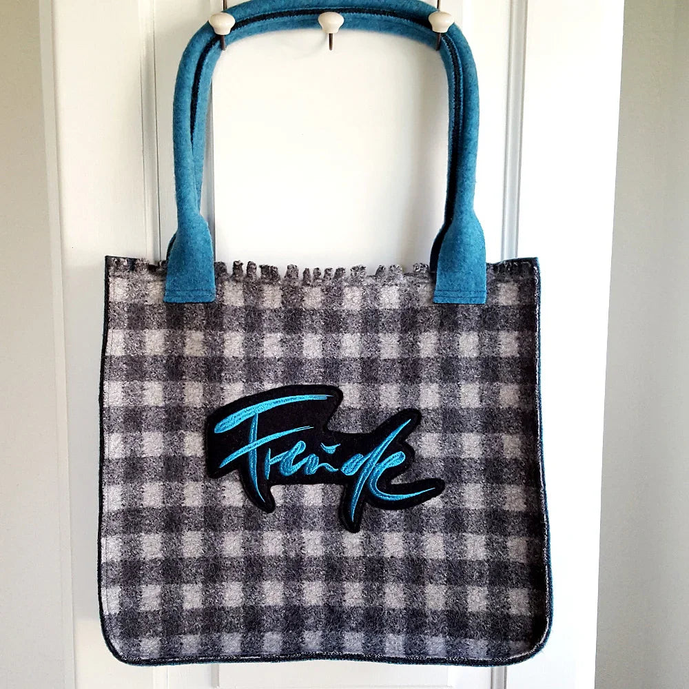 Exklusiver Shopper „Freude“ Karo Türkis – handgefertigte Tragetasche, Original von Sign by Jwala®, Limited Edition, hochwertiges Accessoire für Alltag, Shopping und Reisen