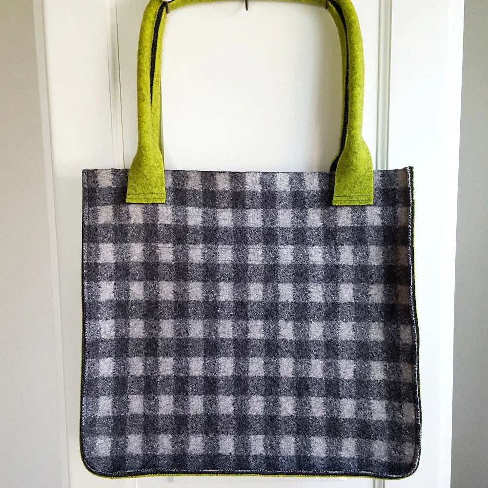 Luxus Shopper „Freude“ Karo Grün – Sign by Jwala®, exklusive Tragetasche, liebevoll gefertigt, Premium-Qualität für Alltag, Schenken und bewussten Lebensstil