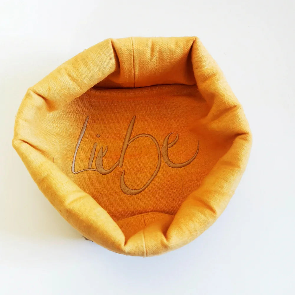 Edles Brotkörbchen „Liebe“ Gelb – Original von Sign by Jwala®, liebevoll gefertigt, hochwertiges Unikat aus Tirol