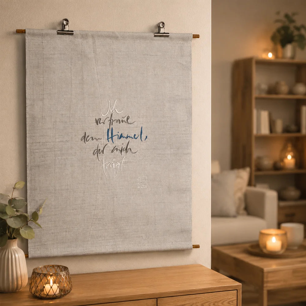 Handgemachter Haussegen „Ich vertraue dem Himmel…“ Silber/Blau/Dunkelgrau – Original von Sign by Jwala®, limitiertes Kunstwerk, liebevoll gefertigt, wertvolles Geschenk für Schutz und Harmonie