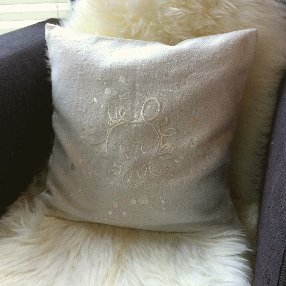 Bauernleinen Zirbenkissen "Liebe Ornament" grob