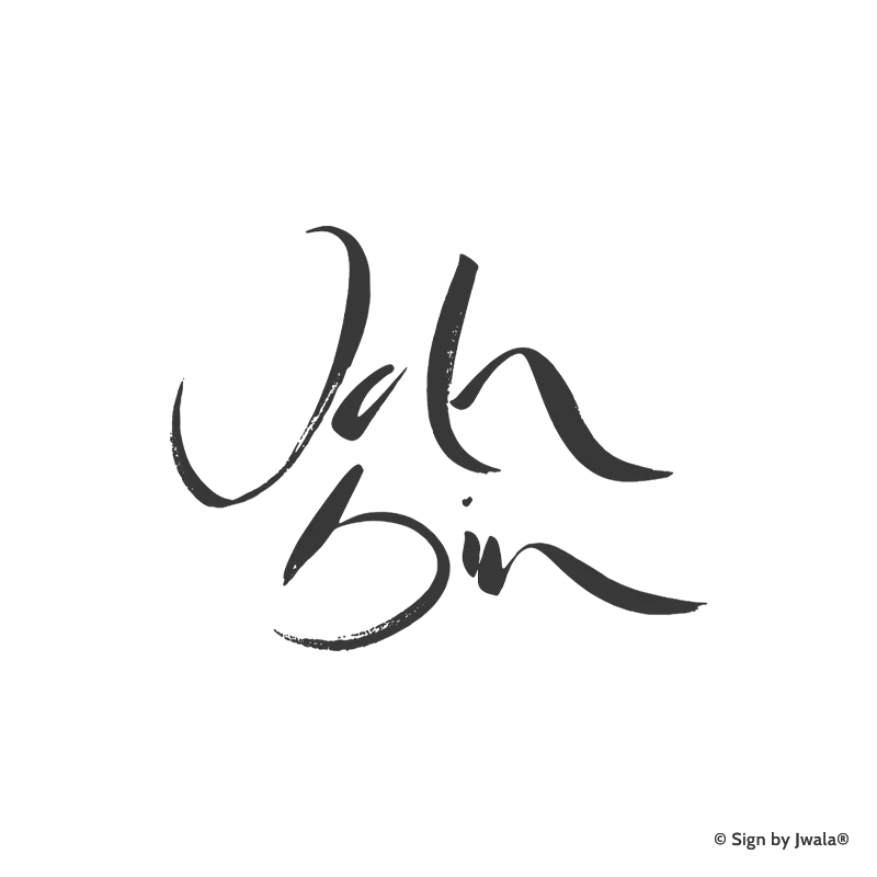 Die Botschaft „Ich bin“ wird auf Kissen, Kerzen, Karten, Orakelkarten, Wanddekoration, Sitzkissen, Malas mit Halbedelsteinen und Gläsern aus dem SignShop Tirol angebracht und entfaltet dort ihre spirituelle Wirkung. Mit SignShop Tirol Logo und Copyright von Jwala®.