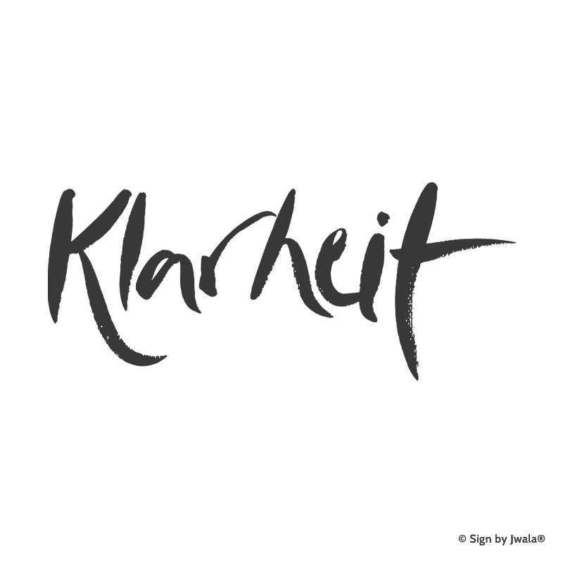 Die Botschaft „Klarheit“ wird auf Kissen, Kerzen mit Botschaft, Grußkarten, Impulskarten, Wanddeko, Taschen, Sitzkissen, Malas mit Halbedelsteinen und Riedel Gläsern aus dem Onlineshop SignShop Tirol angebracht und entfaltet dort ihre spirituelle Wirkung. Mit SignShop Tirol Logo und Copyright von Jwala®.