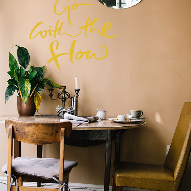 Wandtattoo "Go with the flow"